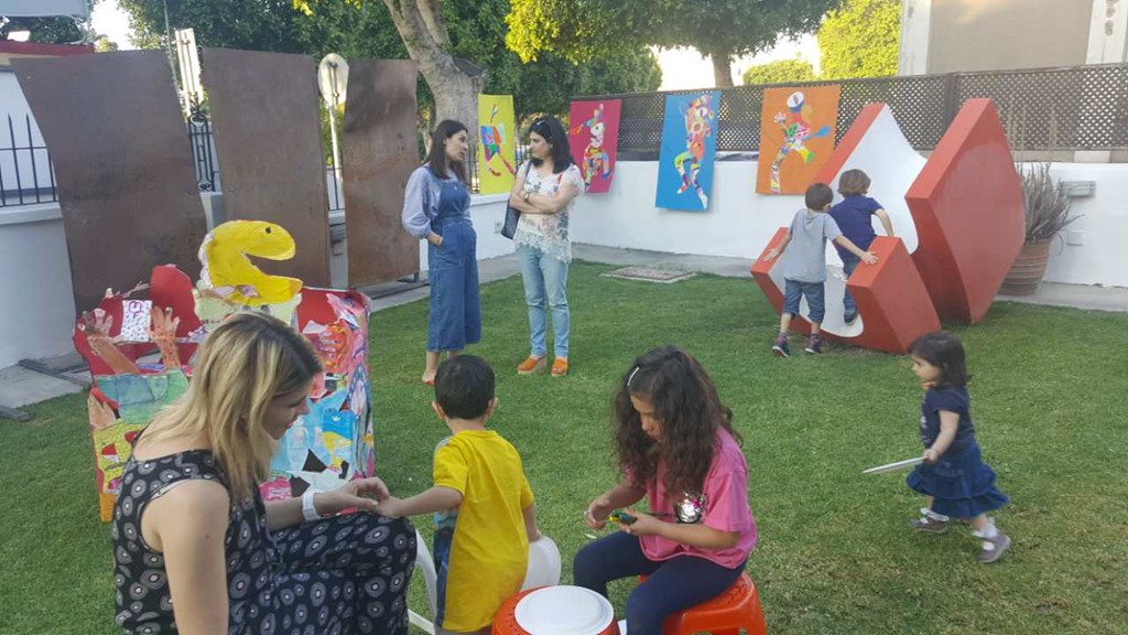 Έργα των παιδιών σχετικά με την αναδρομική έκθεση Glyn Hughes 1931-2014 εκτίθενται στους χώρους της Κρατικής Πινακοθήκης.  