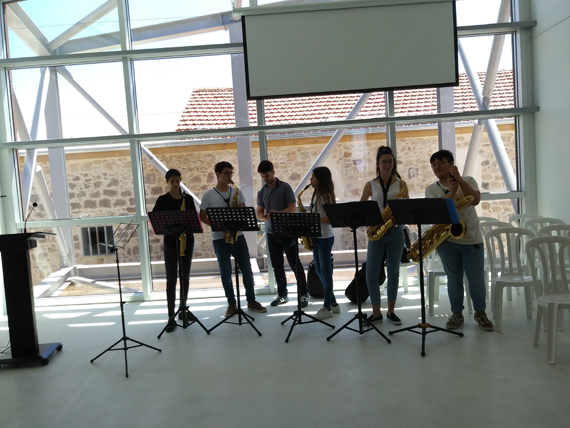 Η εκδήλωση διανθίστηκε με ορχηστρική μουσική από σύνολο σαξοφώνων του Μουσικού Σχολείου Πάφου.