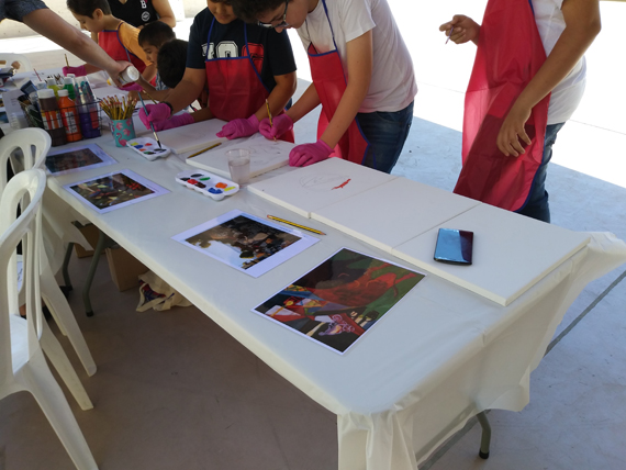 Μετά τα εγκαίνια της έκθεσης, τα παιδιά συμμετείχαν σε διάφορες εικαστικές δραστηριότητες.