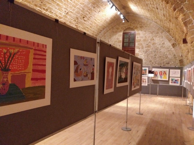 Τα 83 έργα εντοπίστηκαν από την καθηγήτρια τέχνης του Πανεπιστημίου Μάντισον, κ. Lynda Barry, και επέστρεψαν στην Κύπρο με τη μεσολάβηση της κ. Αιμιλίας Σουρουλλά και της μητέρας της. 