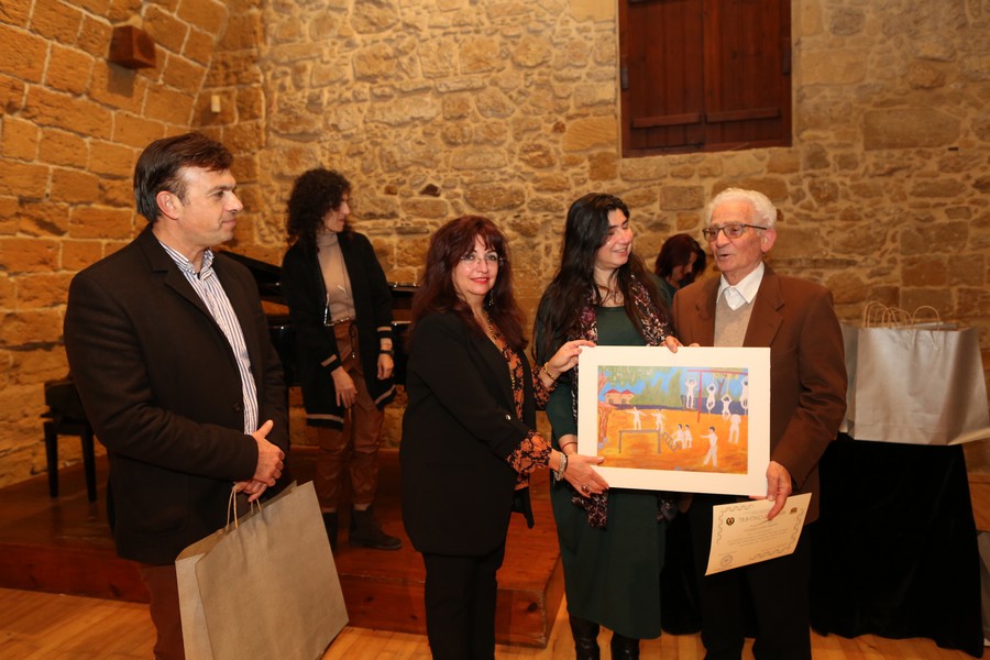 Σε 12 άτομα/ δημιουργούς έργων από τις δεκαετίες 1950-1960, δόθηκαν τιμητικά διπλώματα, ανατυπώσεις των έργων τους και ένα λεύκωμα με όλα τα έργα της έκθεσης.  