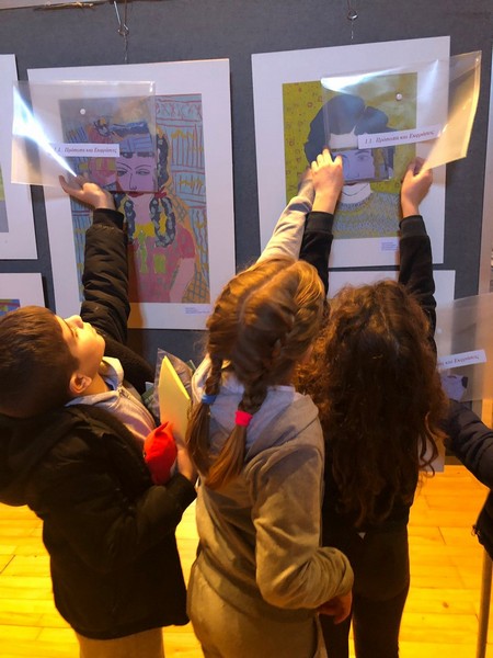 Οι εκπαιδευτικοί, κατά την επίσκεψή τους στην έκθεση, εφάρμοσαν τα προτεινόμενα εκπαιδευτικά προγράμματα και έδωσαν την ευκαιρία στα παιδιά να δημιουργήσουν τα δικά τους έργα. 