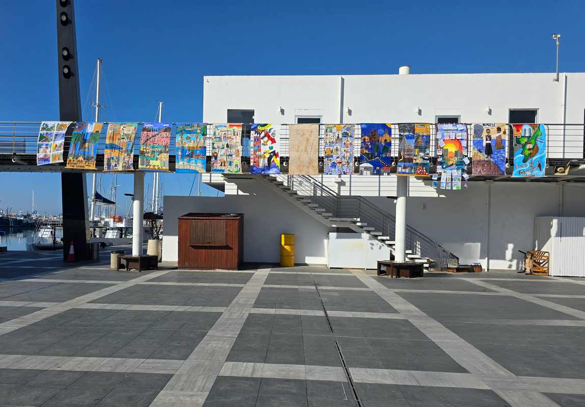 Έκθεση συλλογικών εικαστικών έργων 15 δημοτικών σχολείων